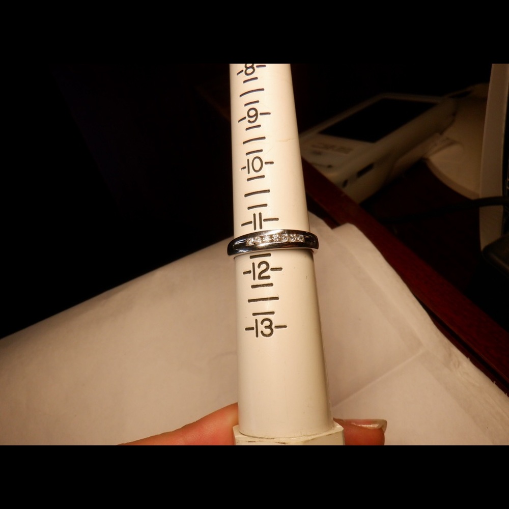 14k white gold stamped round diamonds - Picture 3 of 4